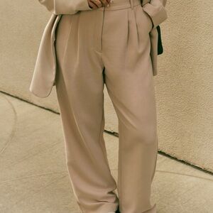 Curve Love A&F Sloane Tailored Wide
Leg Pant